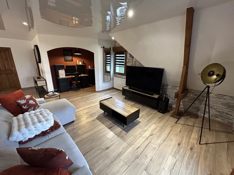 Maison - 180 m² - 7 pièces