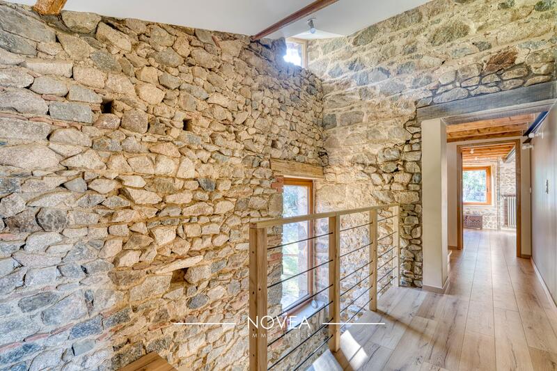 Maison - 222 m² - 6 pièces