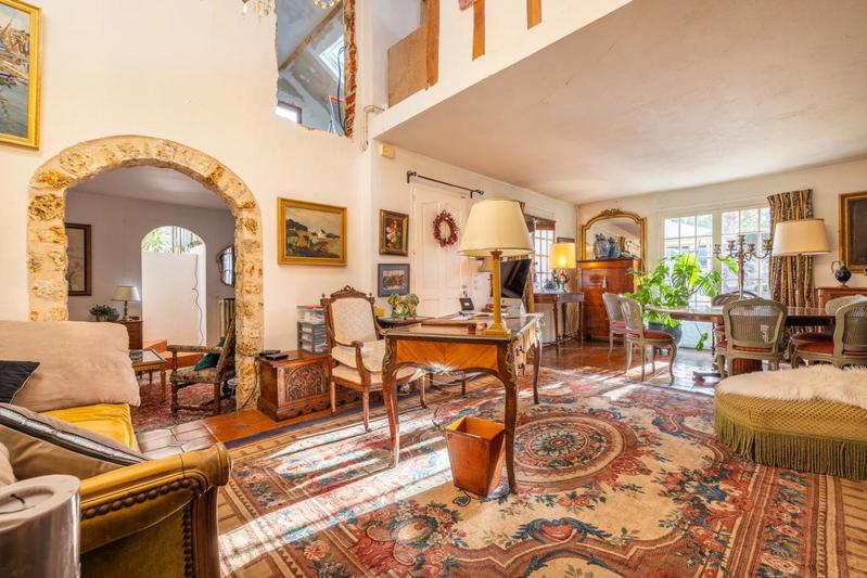 Maison - 212 m² - 9 pièces