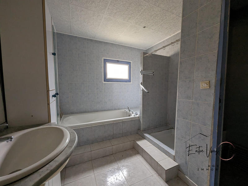 Maison - 180 m² - 5 pièces