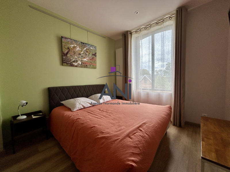 Maison - 205 m² - 9 pièces