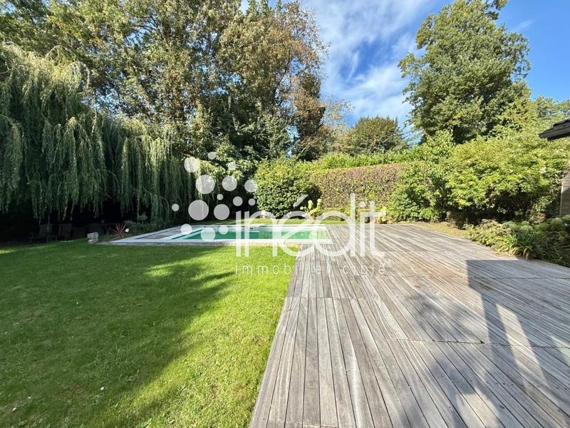 Maison - 180 m² - 6 pièces