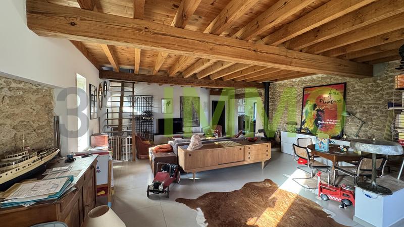 Grange - 212 m² - 6 pièces