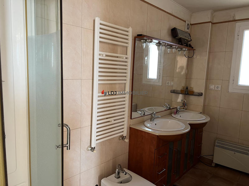 Villa - 250 m² - 5 pièces