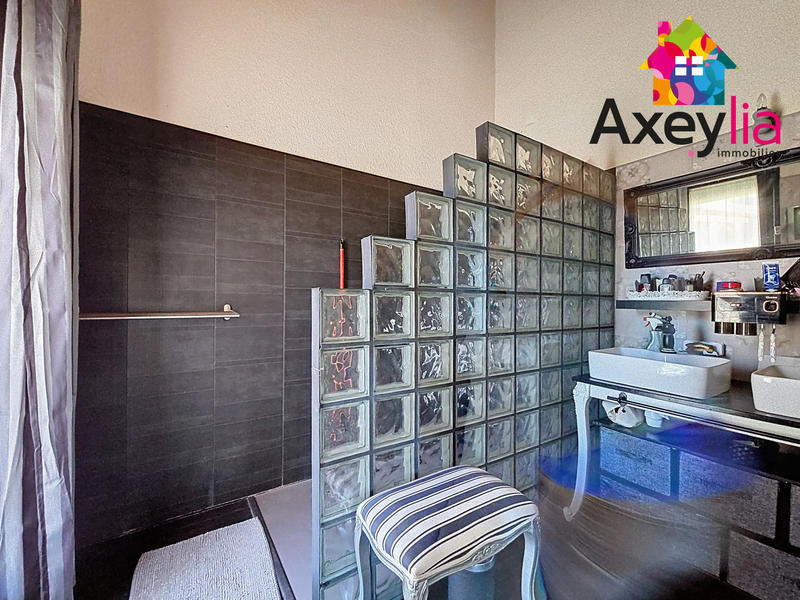 Maison - 203 m² - 7 pièces