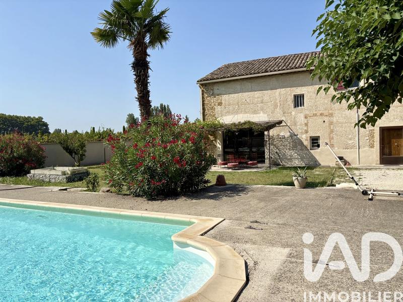 Maison - 210 m² - 8 pièces