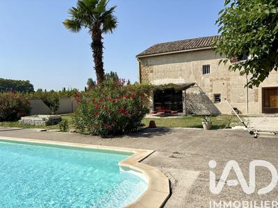 Maison - 210 m² - 8 pièces