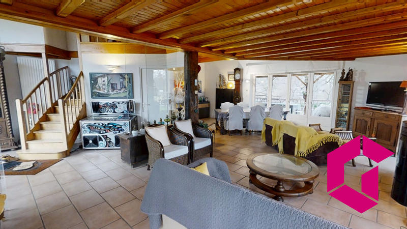 Maison ancienne - 248 m² - 7 pièces