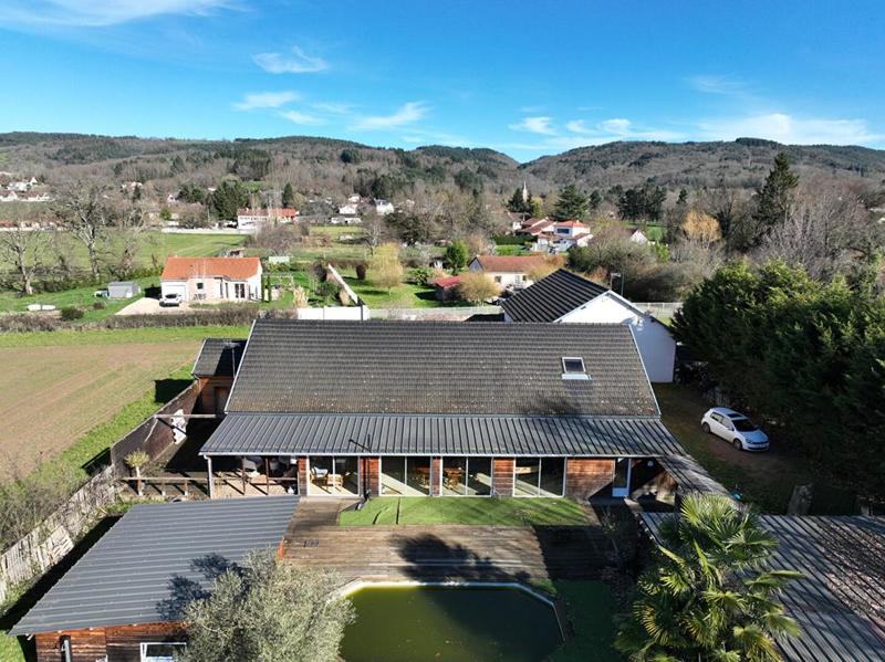 Maison - 340 m² - 11 pièces