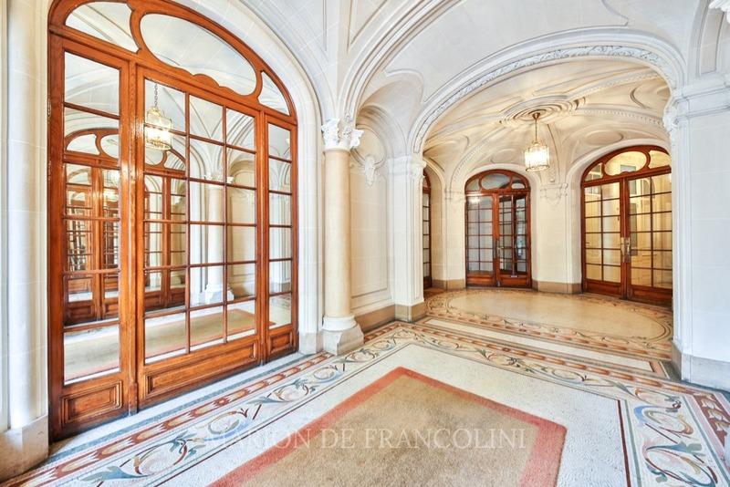 Appartement - 196 m² - 6 pièces