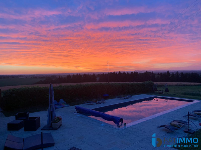 Maison - 820 m² - 18 pièces