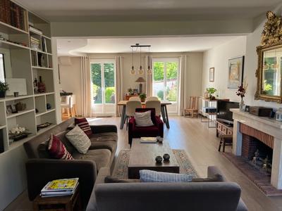 Maison - 215 m² - 7 pièces