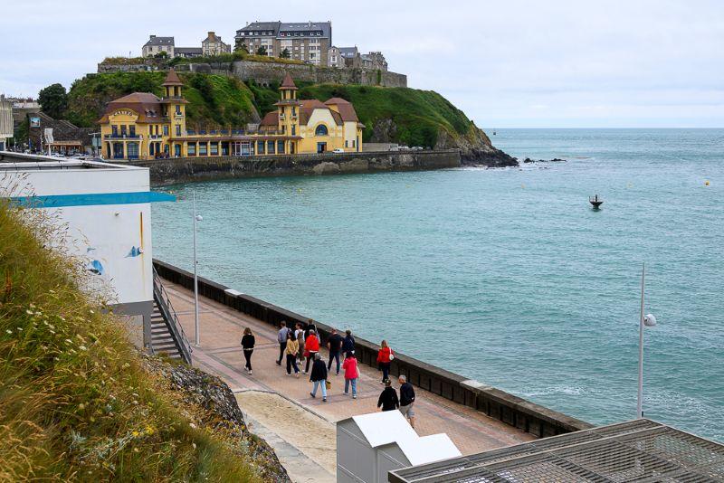 Promenade guidée dans la ville : les Dior à Granville, une famille entreprenante