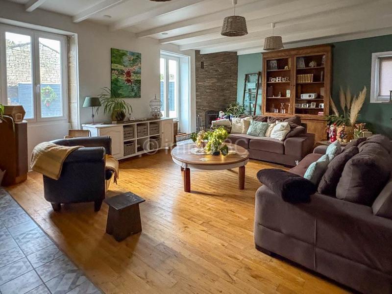 Maison en pierre - 201 m² - 8 pièces