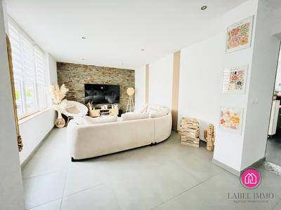 Maison - 99 m² - 5 pièces