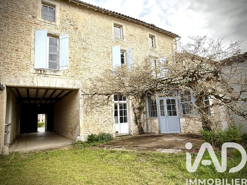Maison - 337 m² - 11 pièces