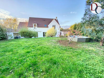 Maison - 203 m² - 8 pièces