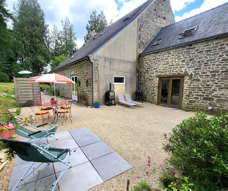 Maison en pierre - 237 m² - 8 pièces