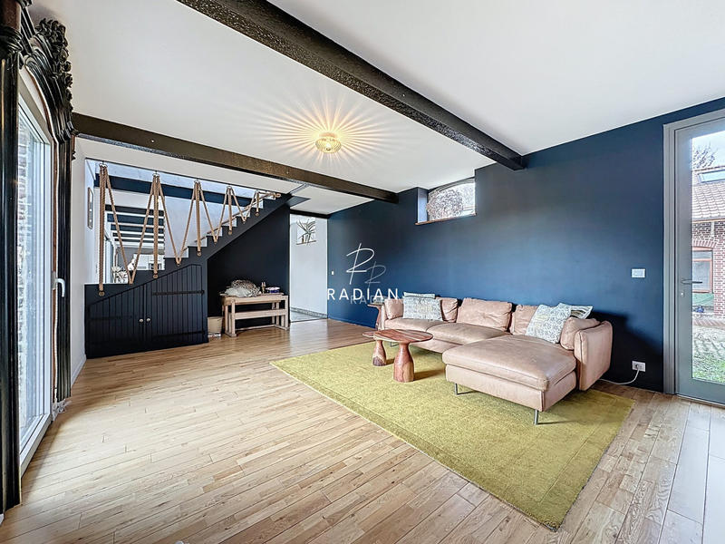 Maison - 212 m² - 5 pièces