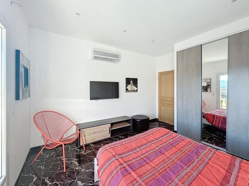 Villa - 196 m² - 4 pièces