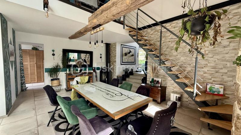 Maison - 163 m² - 6 pièces