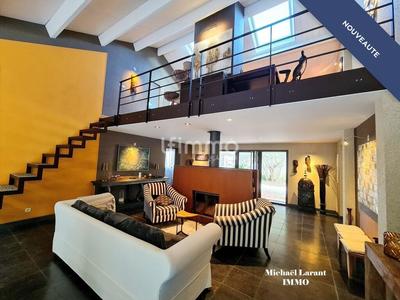 Propriété - 484 m² - 7 pièces