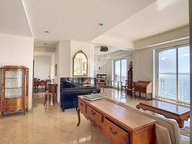 Villa - 320 m² - 9 pièces