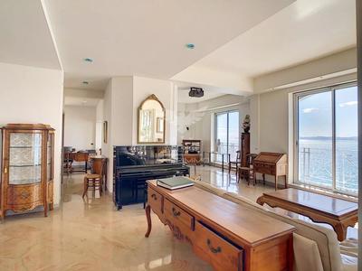 Villa - 320 m² - 9 pièces