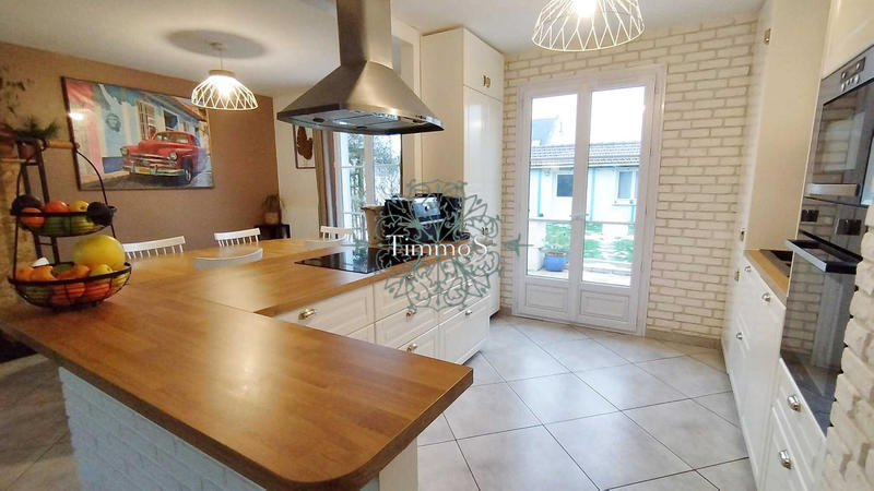 Maison - 186 m² - 6 pièces