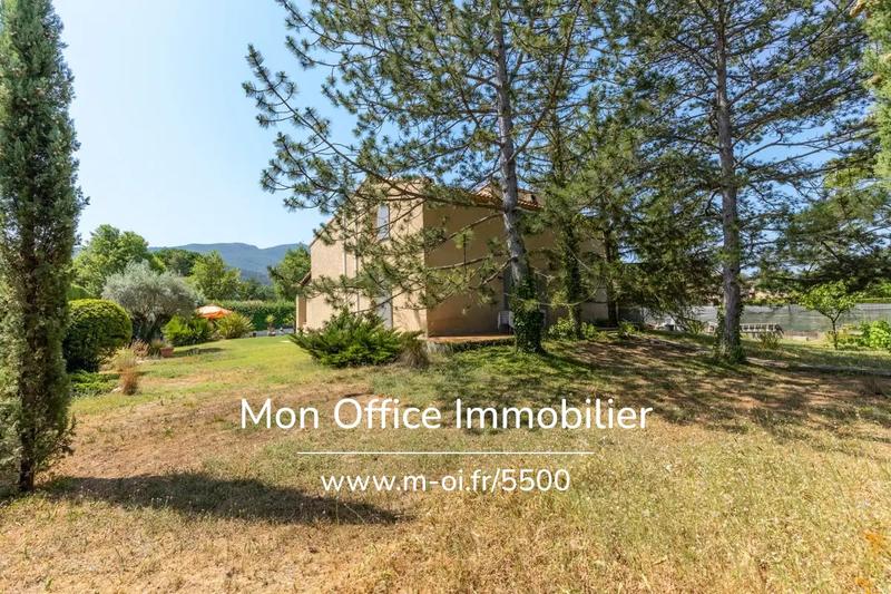 Maison traditionnelle - 145 m² - 5 pièces