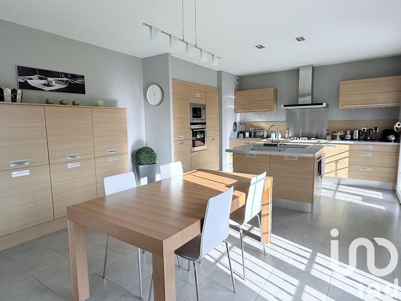 Maison de maîtres - 225 m² - 9 pièces