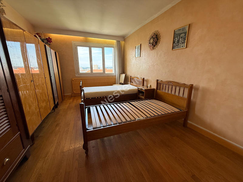 Appartement - 100 m² - 5 pièces