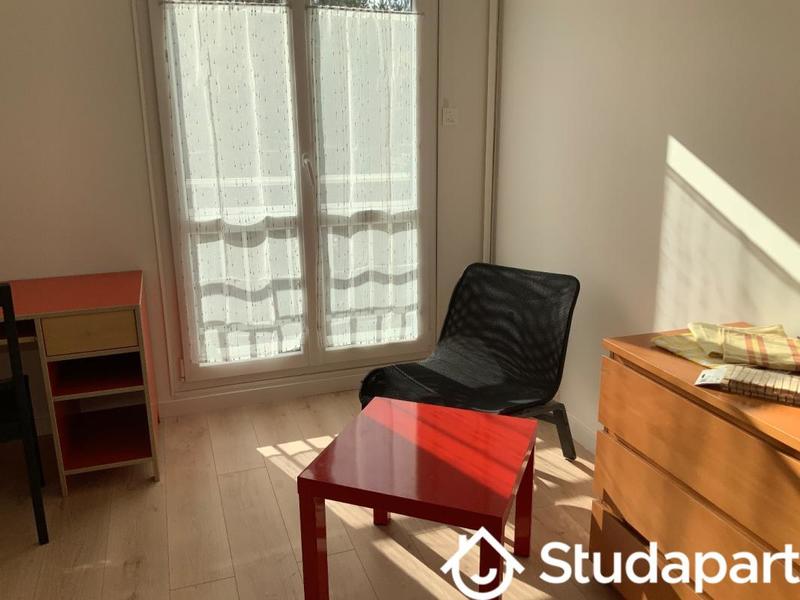 Chambre - 12 m² - 1 pièce