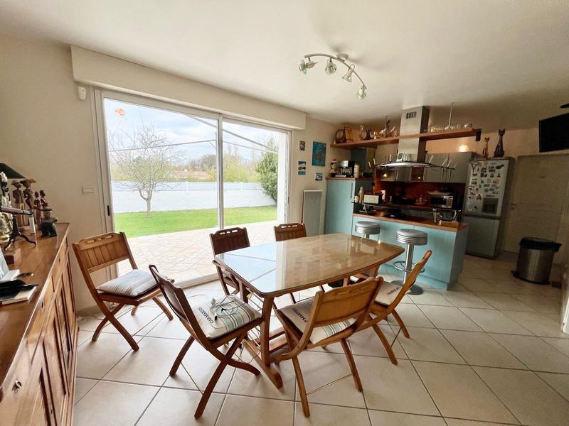 Maison - 216 m² - 6 pièces