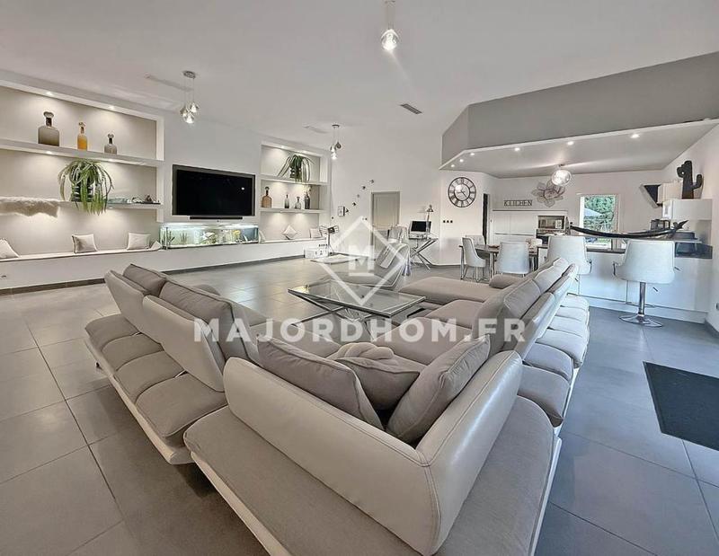 Maison d'architecte - 250 m² - 7 pièces