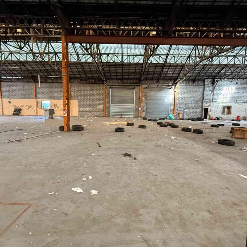 Local commercial - 2 857 m²