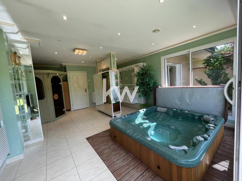 Maison d'architecte - 257 m² - 6 pièces