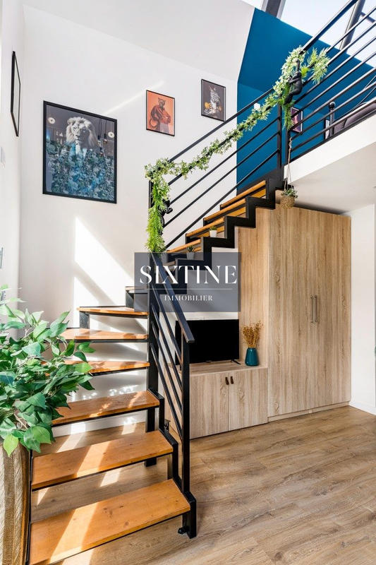 Loft - 80 m² - 4 pièces