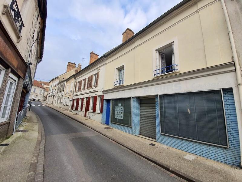 Maison - 230 m² - 7 pièces