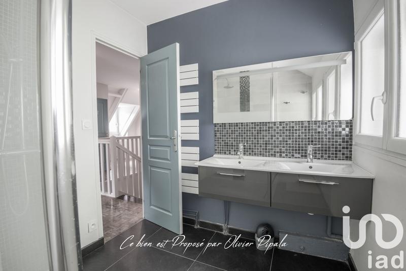 Maison - 182 m² - 9 pièces