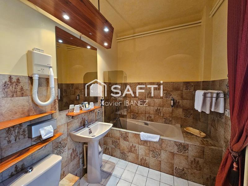 Château - 370 m² - 15 pièces