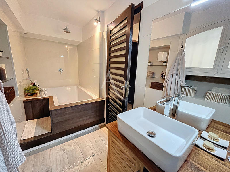 Appartement - 103 m² - 4 pièces