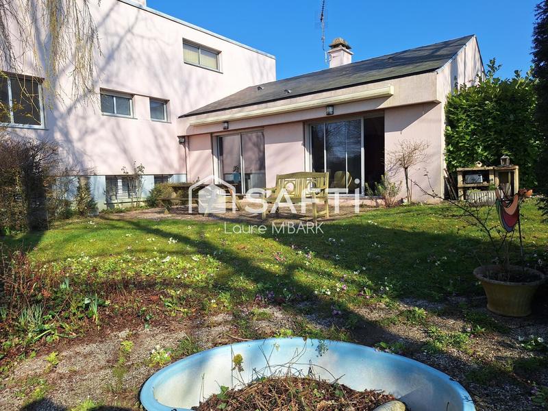 Maison - 169 m² - 11 pièces