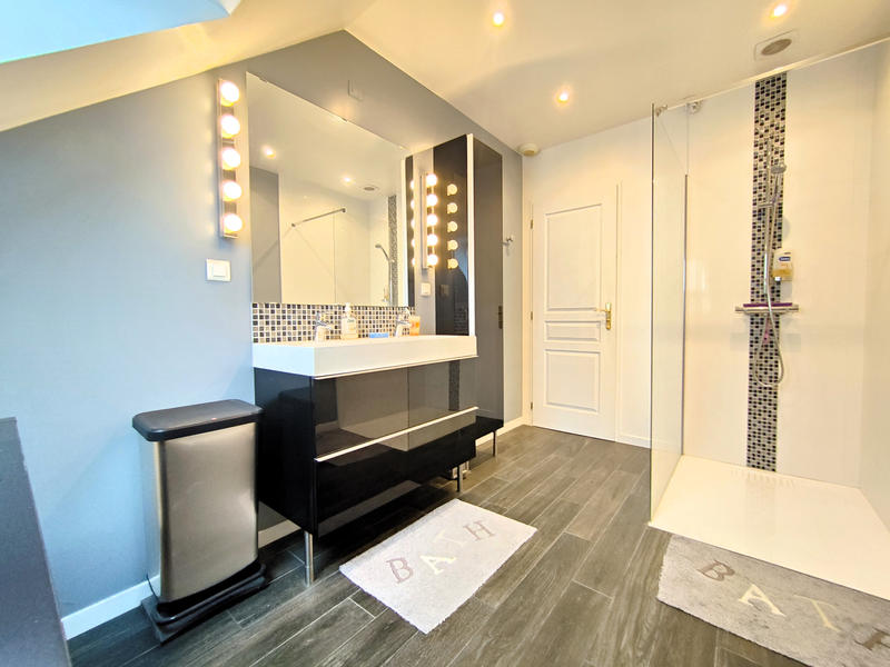 Maison - 145 m² - 7 pièces