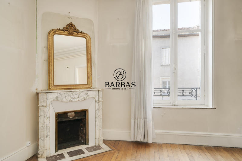 Maison - 220 m² - 12 pièces