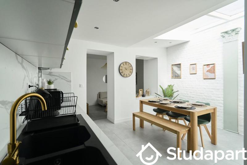 Chambre - 11 m² - 1 pièce