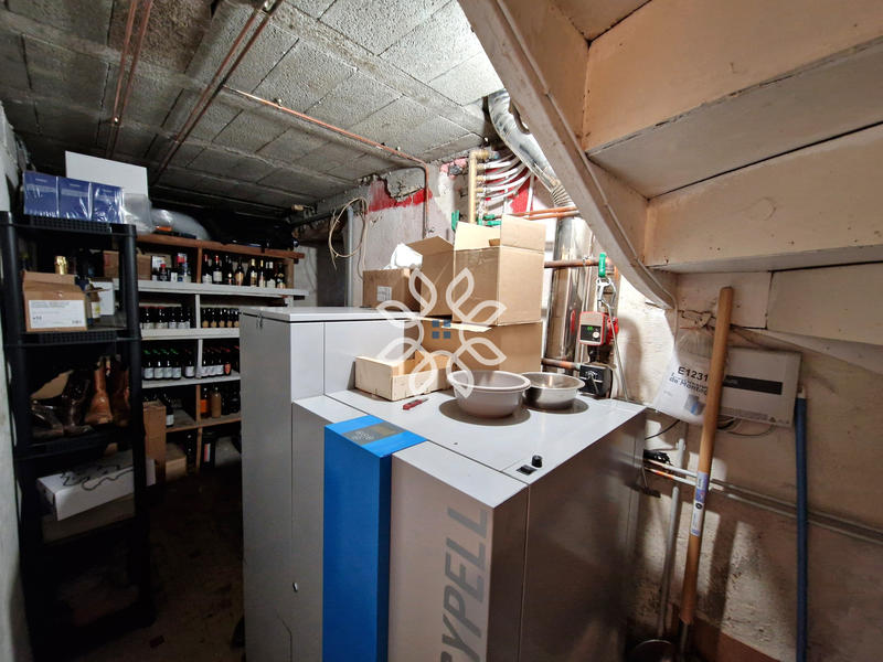 Maison - 236 m² - 9 pièces