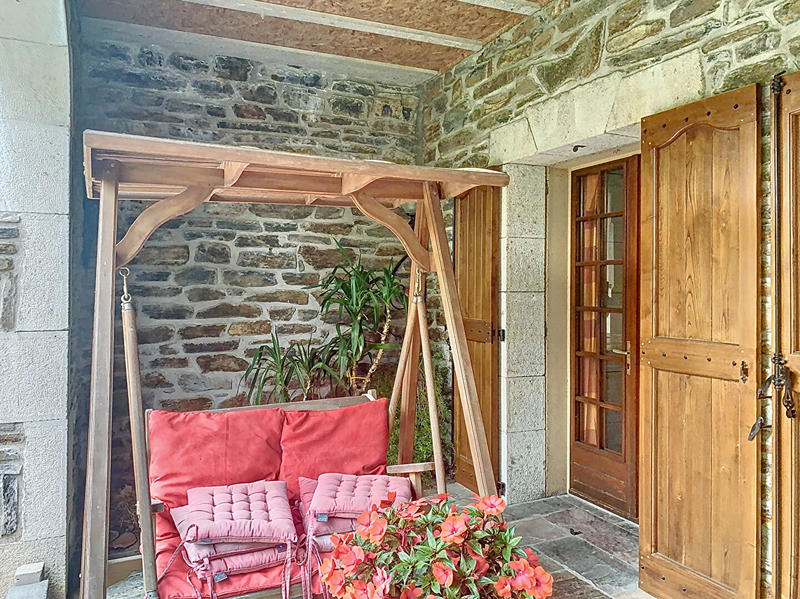 Demeure - 242 m² - 8 pièces