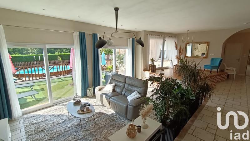 Maison - 397 m² - 16 pièces