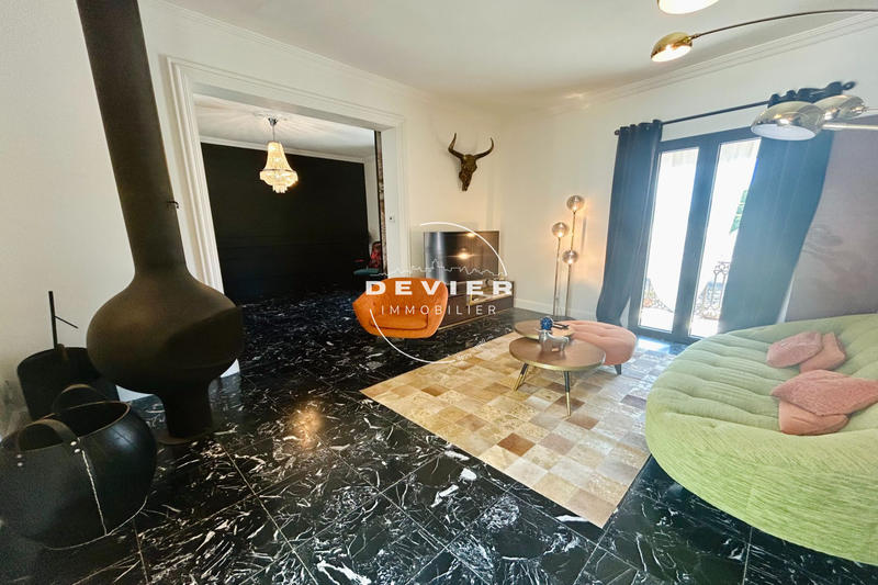 Maison - 200 m² - 7 pièces